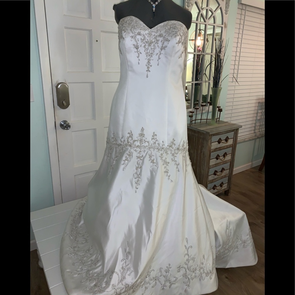 Mori LEE crystal embellished bridal gown